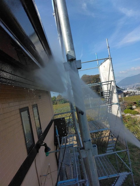 甲州市　屋根カバー工法